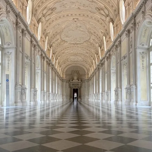 venaria reale by pexels-hanqing-zhao-12739774